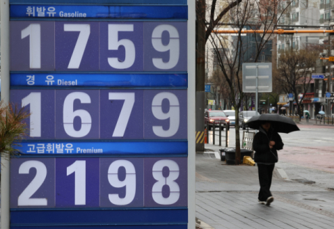 전쟁 터지자 기름값 '폭주'…불똥, 한국 주유소 덮쳤다