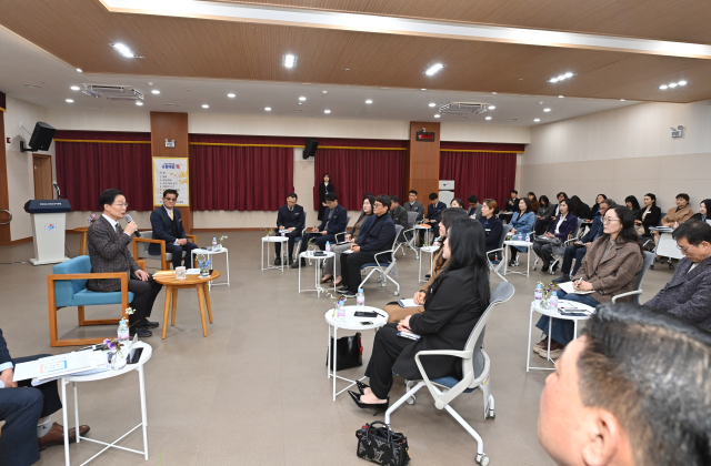 임종식 경북교육감이 4일 포항교육지원청 대회의실에서 열린 