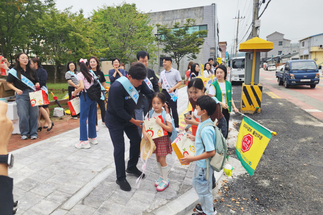 안전한 교통환경을 구축하기 위해 청송군은 상시적으로 안전 캠페인을 벌이고 있다. 청송군 제공
