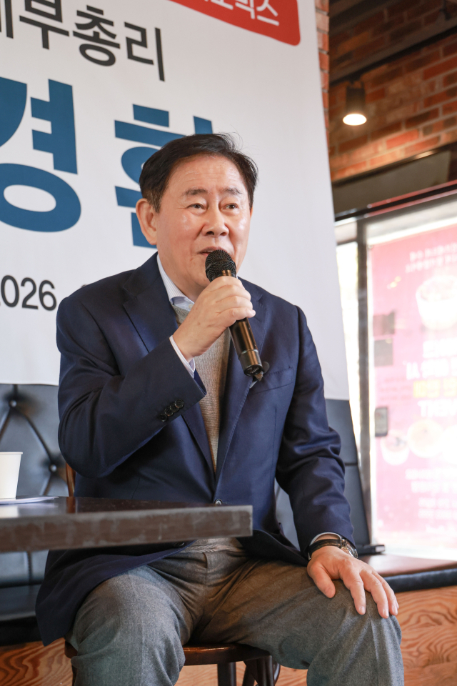 최경환 국민의힘 경북도지사 예비후보가 4일 포항 북콘서트에서 지역 발전 비전을 이야기하고 있다. 최경환 선거캠프 제공
