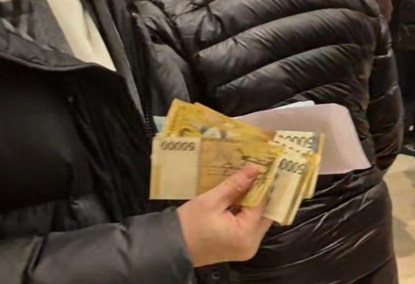 서영교만 아니다…'또 오고 간' 출판기념회 돈 봉투