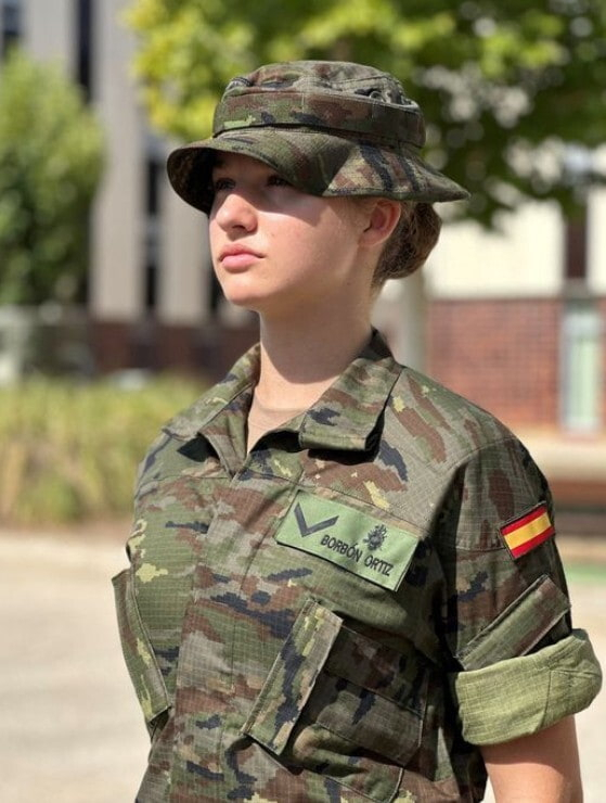 17세 때인 2023년 3년 간의 사관학교 군사훈련을 시작한 당시 스페인 왕실 레오노르 공주. 연합뉴스