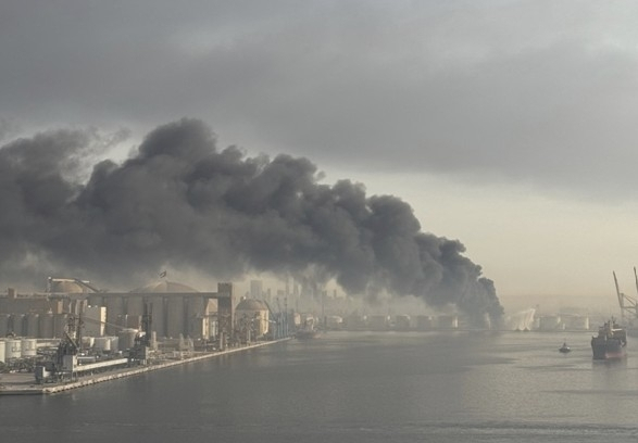 떨고 있는 한국 선원들, 배엔 한 달치 식량…눈 앞선 미사일