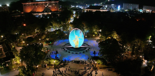 경주 보문관광단지 호반광장에 조성한 신라 탄생 설화 