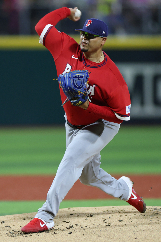 8일 WBC 파나마 대표팀 유니폼을 입고 푸에르토리코를 상대로 역투 중인 아리엘 후라도. AFP 연합뉴스