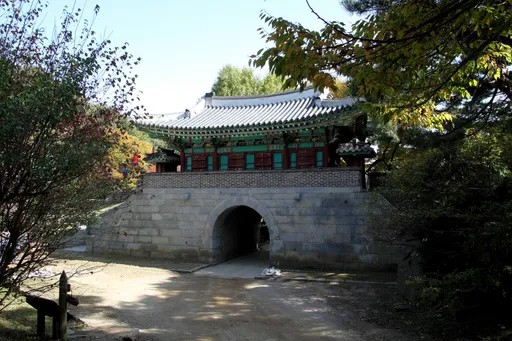 단군의 아들이 쌓았다고 전해지는 강화도에 있는 삼랑성 유적, 여기 단군은 후기 단군을 가리킨다.