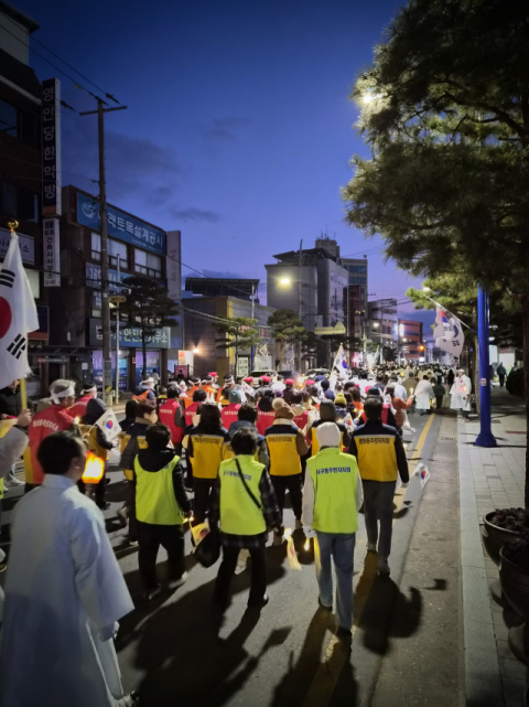 횃불과 태극기 물결… 안동 구도심 뒤덮은 '대한독립 만세'