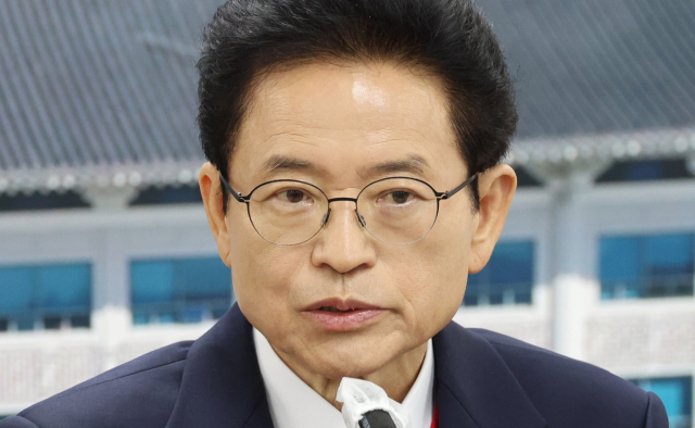 이철우, 경북지사 3선 도전 본격화…정무라인 11명 사직