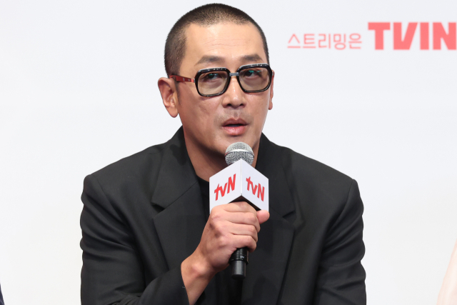 배우 하정우가 9일 서울 구로구 더링크호텔에서 열린 tvN 드라마 