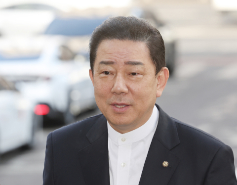 '뇌물수수 의혹' 김병기, 경찰 출석…