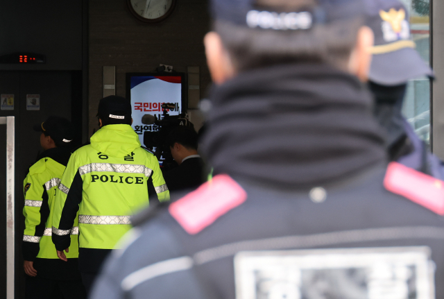 합수본, 신천지 재압수수색…'당원 가입 의혹' 추가자료 확보 