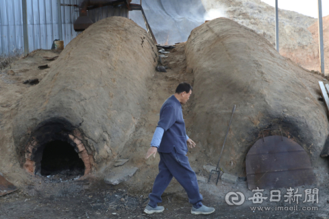 [산업유산 '문화로 꽃피다']5대째 이어가는 '노당기와' 정문길 제와장