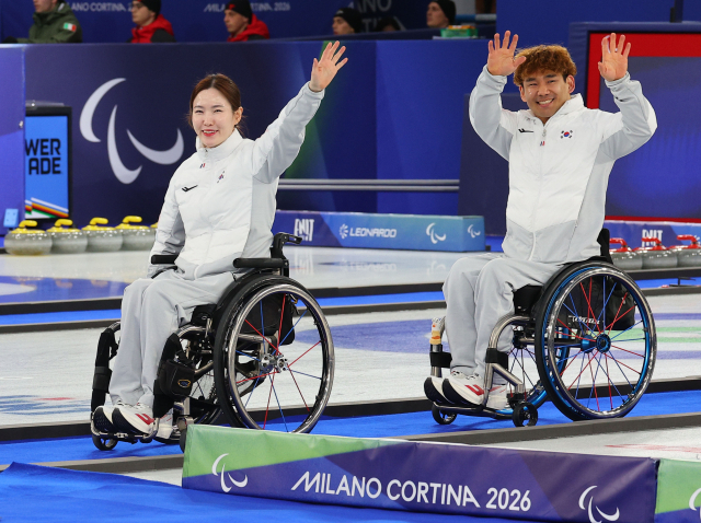 [동계패럴림픽] 휠체어컬링 믹스더블 16년만에 은메달 쾌거