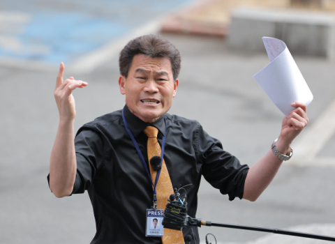 '탈당 소동' 전한길 사과…