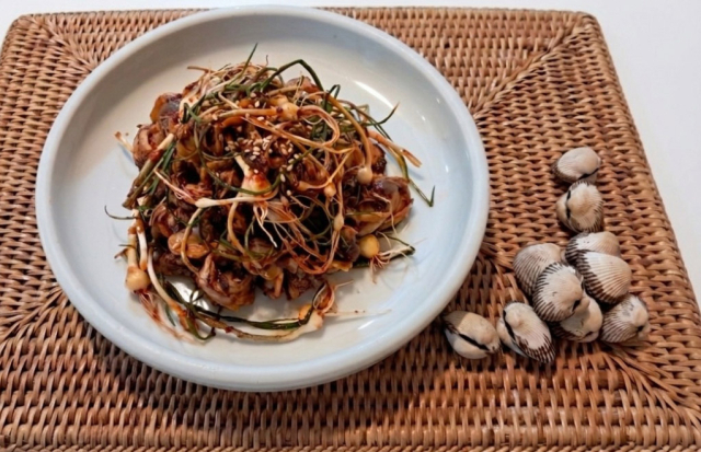 꼬막과 달래 무침