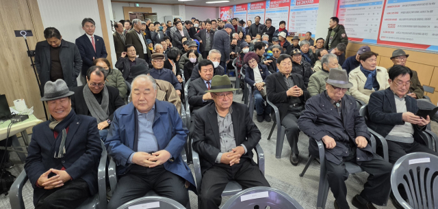 권광택 안동시장 예비후보는 12일 선거사무소 개소식을 열고 본격 행보에 나섰다. 엄재진 기자