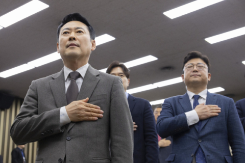 장동혁, '윤리위 징계 논의 중단' 입장 밝히며 내홍 수습 안간힘