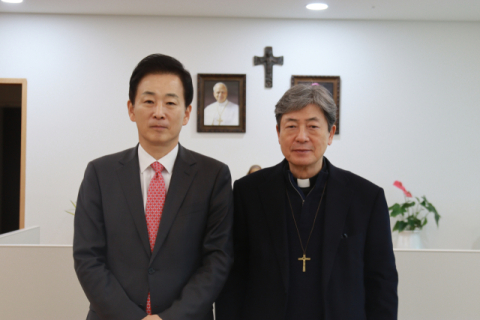 유영하, 조환길 대주교 예방…