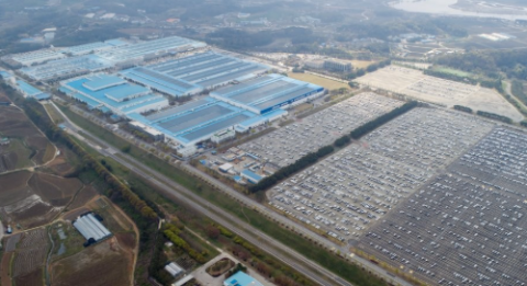 [속보] 무단외출 막았다고…임원 사무실 때려부순 현대차 노조