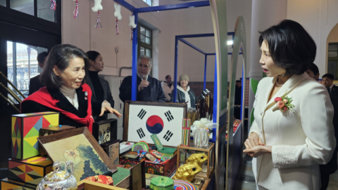 김혜경 여사, '한국본색' 개막식 참석…