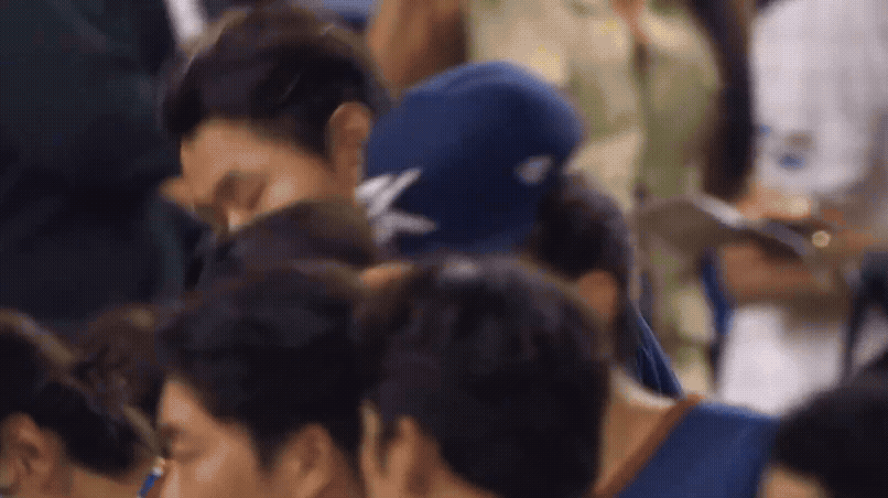 '0-10' 완패에도 90도 인사⋯