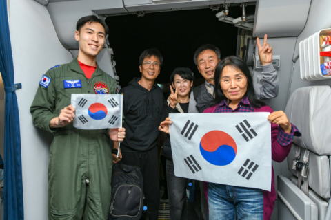 '사막의 빛' 작전…사우디서 군 수송기 타고 한국인 204명 대피