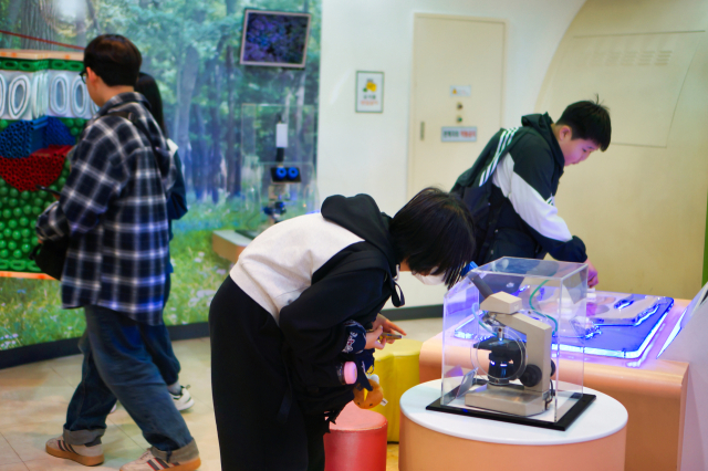 구미 원호초등학교 학생들이 경북교육청이 운영하는 창의융합에듀파크 활동에 참여해 학교 밖 체험활동을 진행하고 있다. 경북교육청 제공