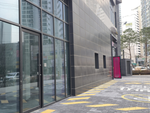 소송에 묶인 주민자치센터… 아파트 분쟁에 주민들만 '발동동'