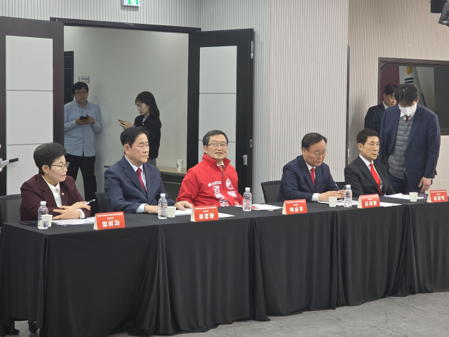 16일 국민의힘 중앙당사에서 김재원·백승주·이강덕·임이자·최경환(가나다순) 5명의 예비경선 후보들의 비전토론회가 개최됐다. 박성현 기자