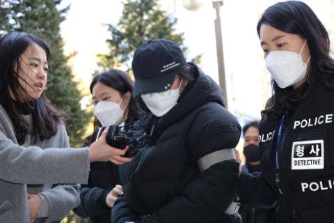[속보] 20개월딸 굶어죽은 집에서 개 사체 2구…
