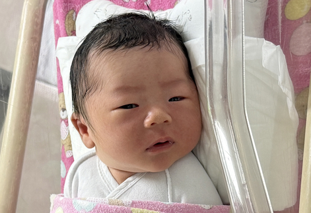 황조휘 산모 아기.