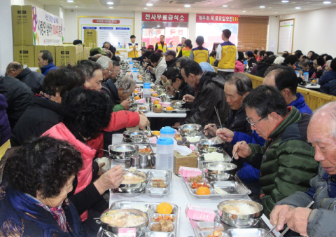 34년 이어온 따뜻한 한 끼… 전국천사무료급식소, 올해도 계속되는 나눔