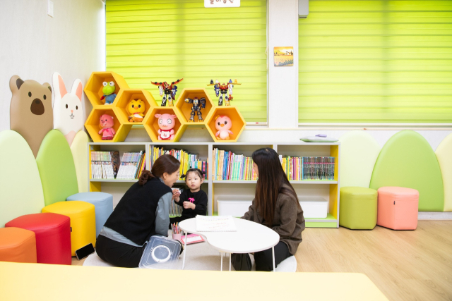 구미시 아픈아이돌봄센터에서 한 아동이 돌봄서비스를 받고 있다. 구미시 제공