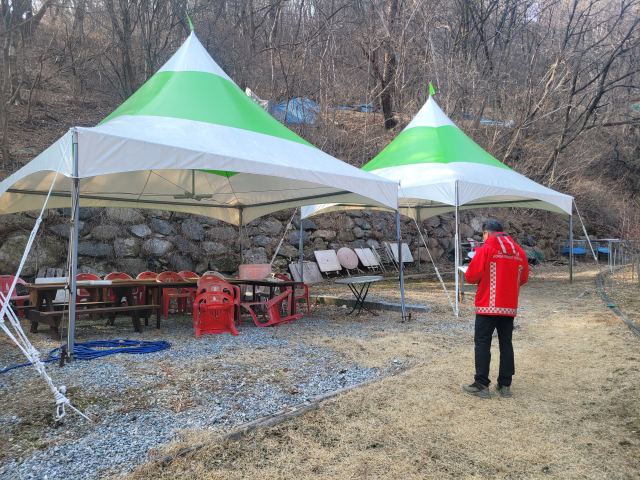 영주국유림관리소가 계속에 불법으로 설치 된 점용시설을 단속하고 있다. 영주국유림관리소 제공