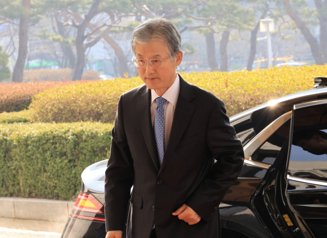 조희대 대법원장이 16일 서울 서초구 대법원으로 출근하고 있다. 연합뉴스