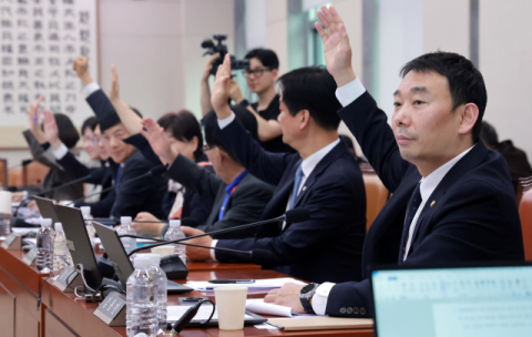 [속보] 중수청법 與주도 법사위 통과…19일 본회의 수순