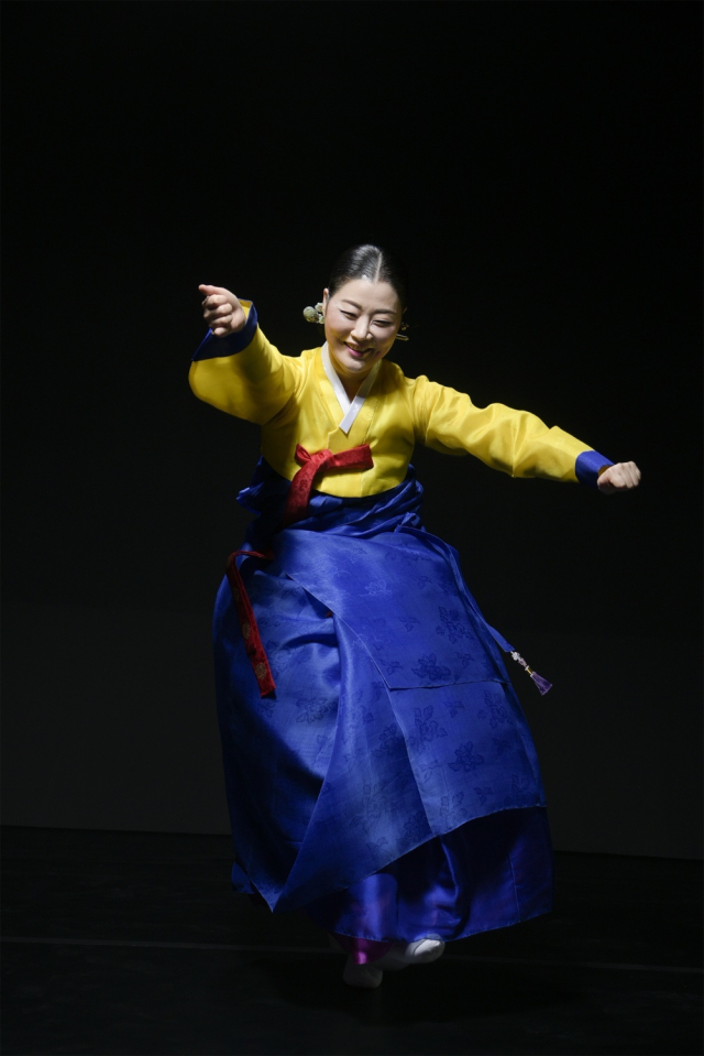 진주교방굿거리춤