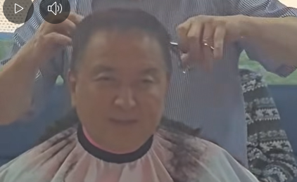 머리 박박 민 김영환 