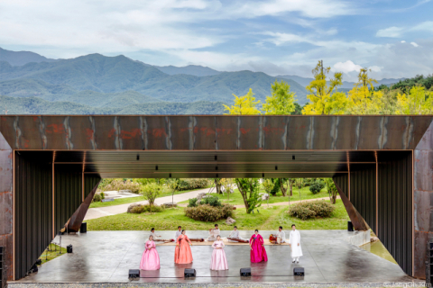 군위 사유원, 야외음악당 '심포니6' 개관…21일 봄맞이 무용 공연