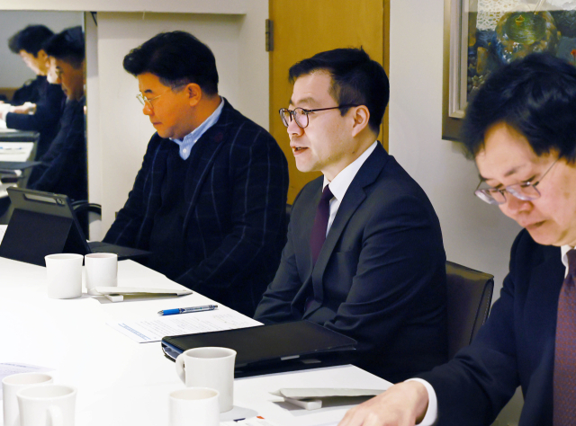 여한구 산업통상부 통상교섭본부장이 20일 서울 중구 달개비 컨퍼런스에서 열린 WTO 관련 전문가 간담회를 주재하고 있다. 연합뉴스