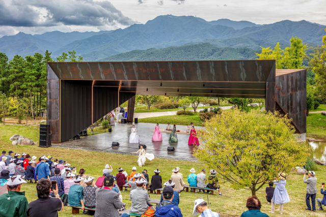 심포니6에서의 공연 모습. 사유원 제공