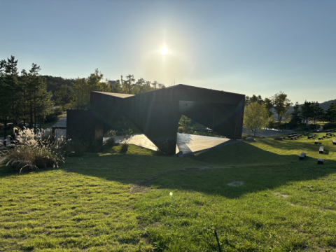 사유원, 야외음악당 '심포니6' 개관 기념 서울시무용단 수석무용수 유재성 외 4인 무용앙상블 초청 공연 개최