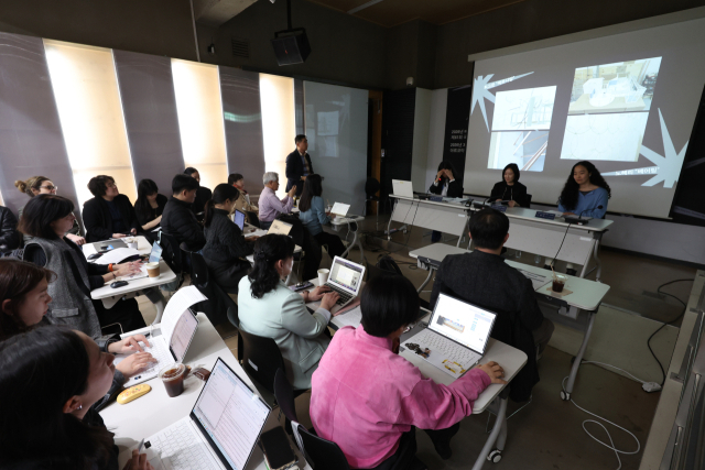 19일 서울 종로구 아르코미술관에서 2026년 베니스비엔날레 제61회 국제미술전 한국관 전시 간담회가 열리고 있다. 연합뉴스