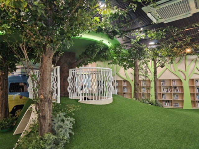 도서관의 변화는 다양하다. 일부 도서관에서는 공동육아나눔터를 함께 운영하며 장난감이나 보드게임을 즐길 수 있는 공간을 마련하고 있다.