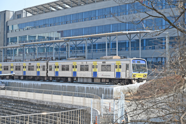 경북전문대학이 대학 내에 실제 철도 차량을 도입, 현장복제형 철도교육 인프라를 구축했다. 경북전문대 제공