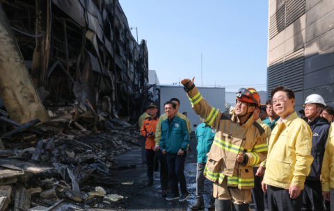 14명 숨지고 60명 다친 대전 화재…李 