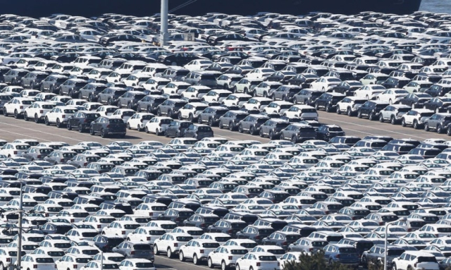 평택항에 세워져 있는 수출용 자동차. 연합뉴스