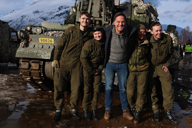 나토, 호르무즈 해협 봉쇄 대응한다…