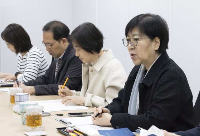 정은경 보건복지부 장관이 22일 서울에서 열린 위기가구 사망 사건 관련 긴급 점검 회의를 주재, 발언하고 있다. 연합뉴스