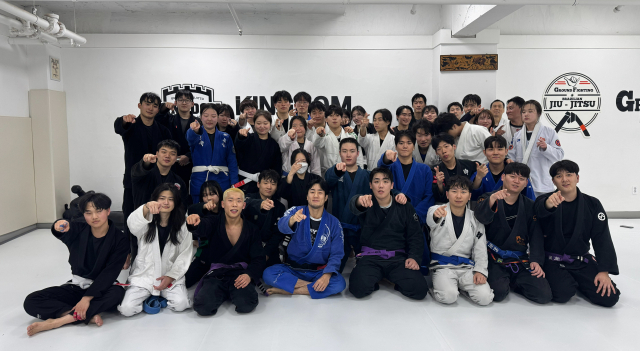 지난해 11월 킹덤주짓수 대명지부 체육관에서 합동 훈련을 진행한 유니파이드 주짓수 회원들. 유니파이드 주짓수 제공